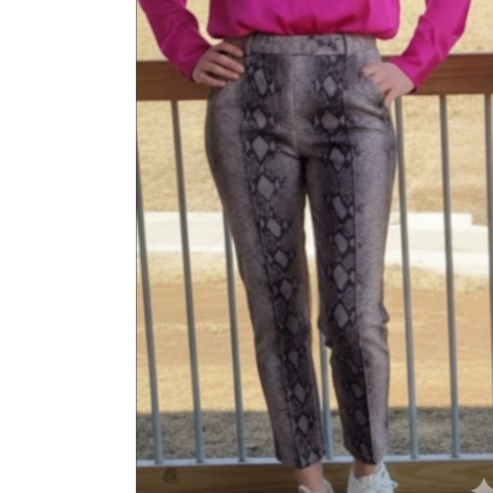 INC International Concepts Stretch Snakeskin Print pants,  10P NWT ✔️